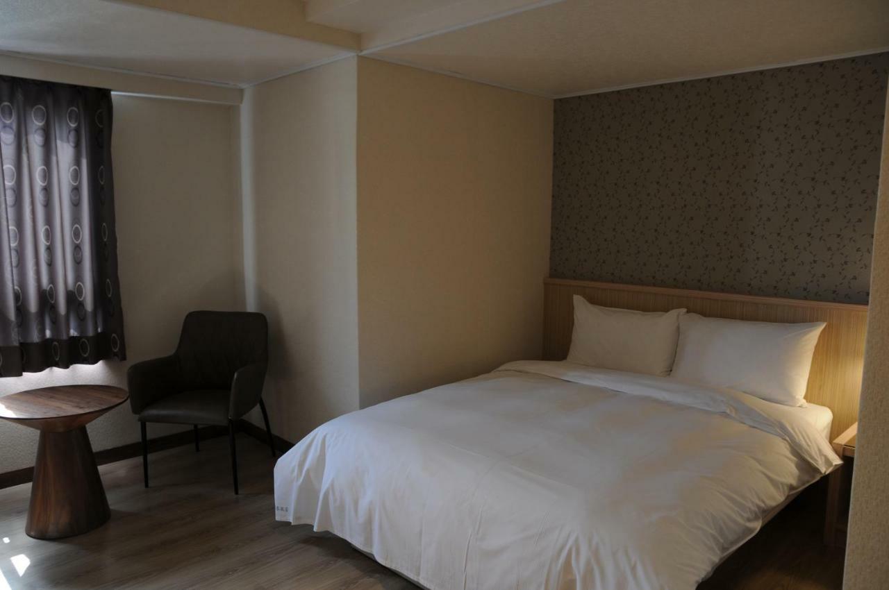 גאושיונג Sung Tai Hotel מראה חיצוני תמונה