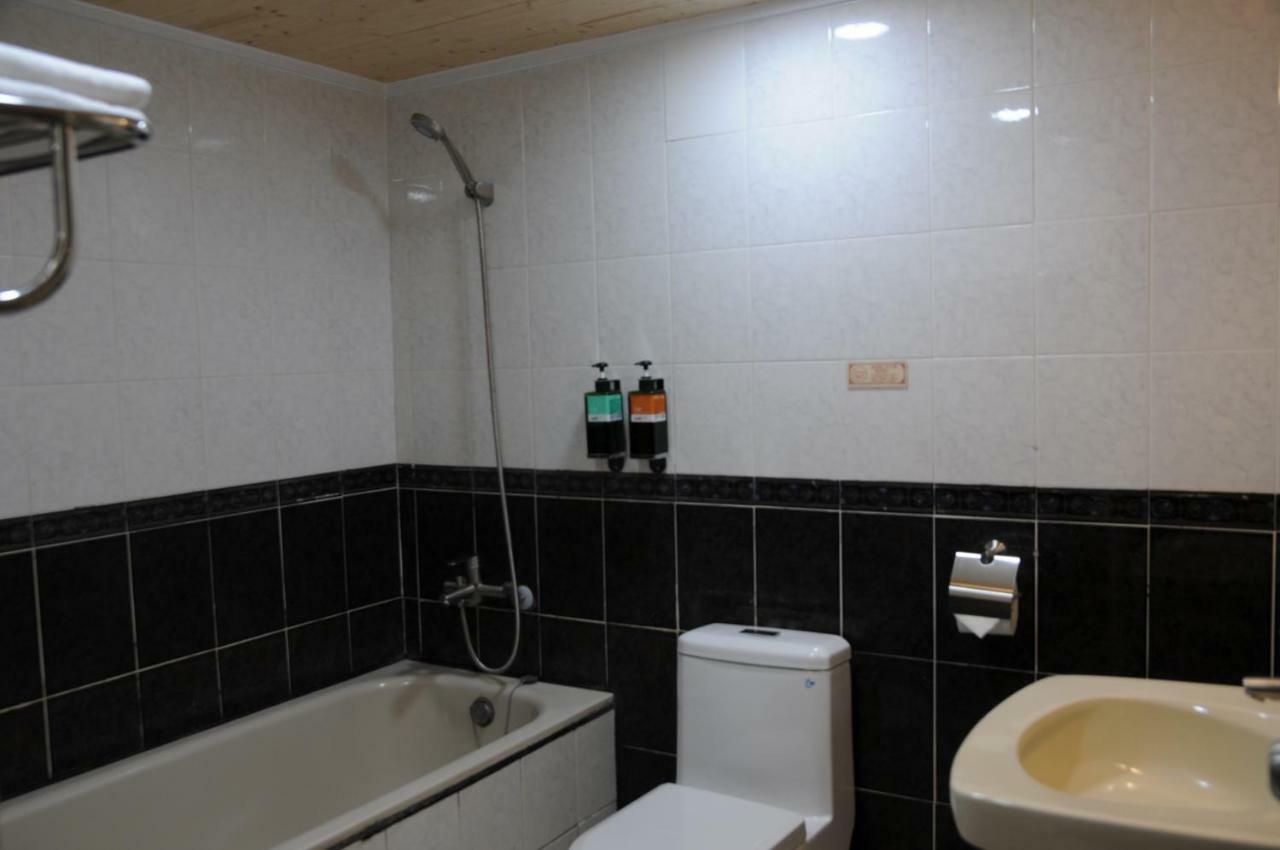 גאושיונג Sung Tai Hotel מראה חיצוני תמונה