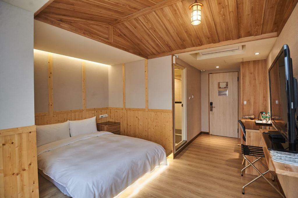 גאושיונג Sung Tai Hotel מראה חיצוני תמונה